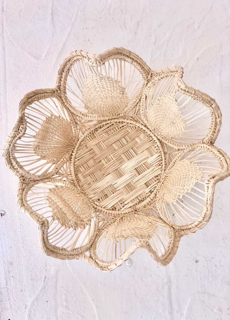 light brown round woven bread basket 8.5 inches in diameter detail view