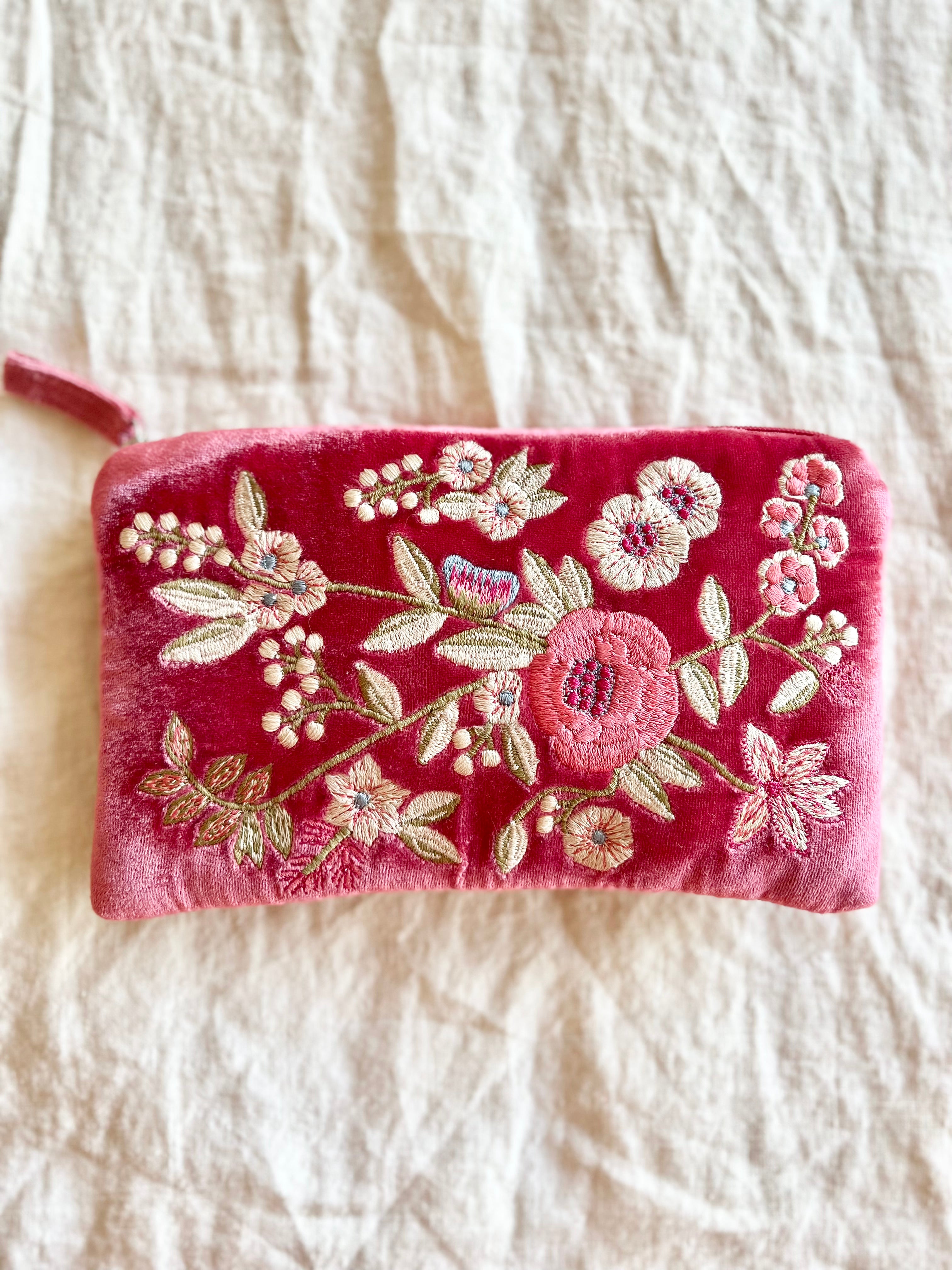 Eve Pochette