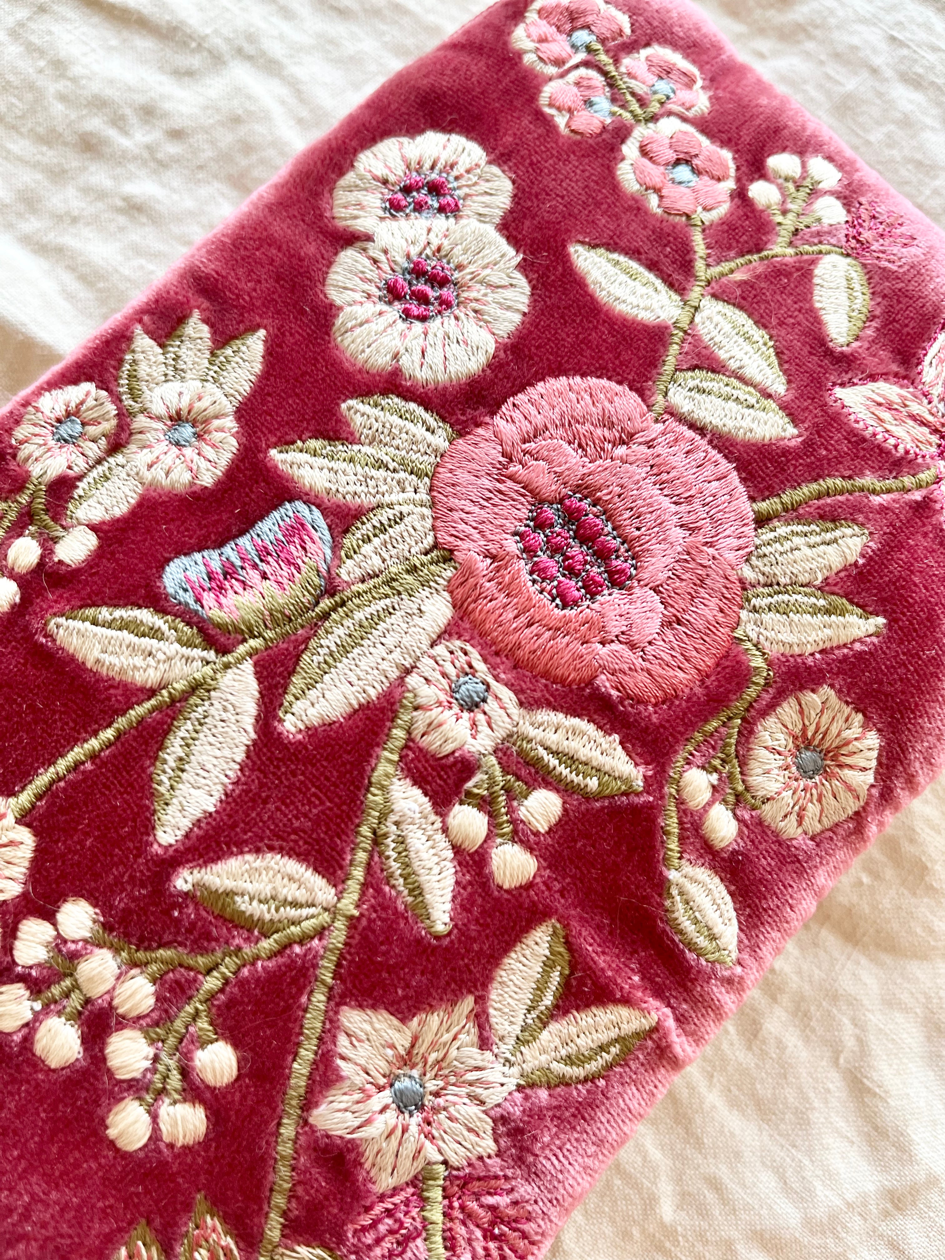 Eve Pochette