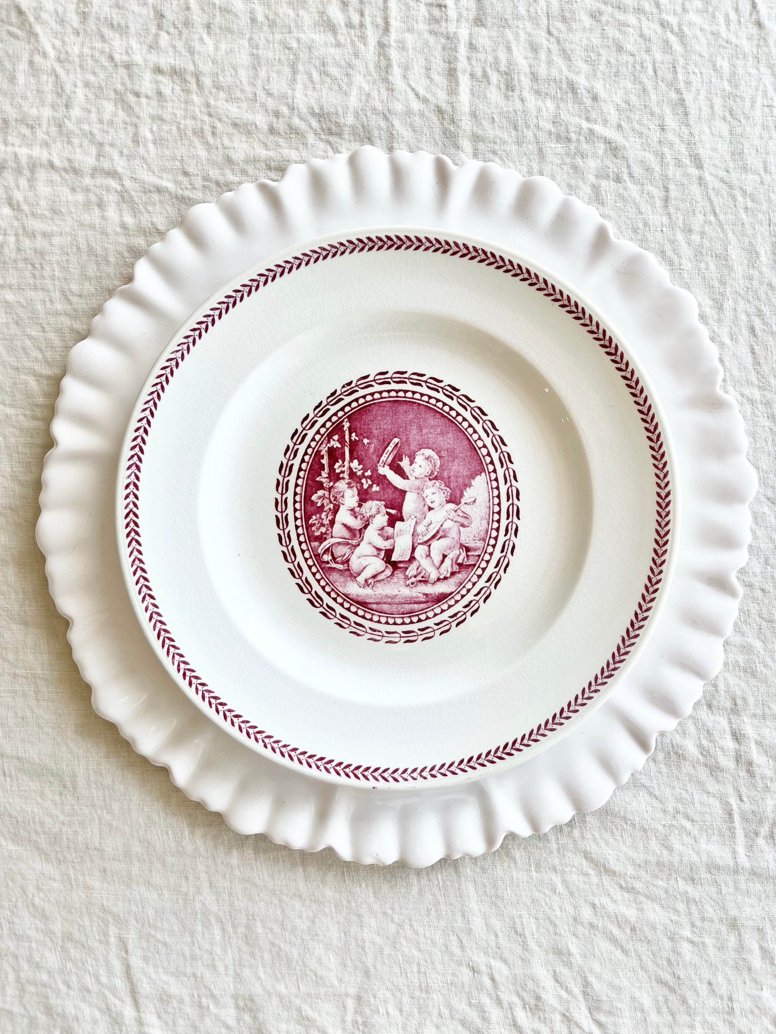 wedgwood cipriani dinner plate on white charger