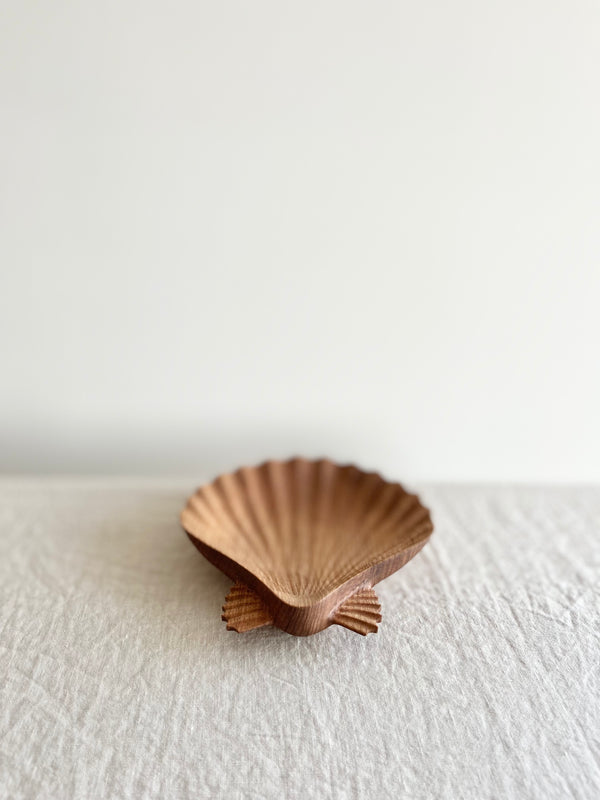 small wooden bowl with scalloped edge 6.25 inches side view