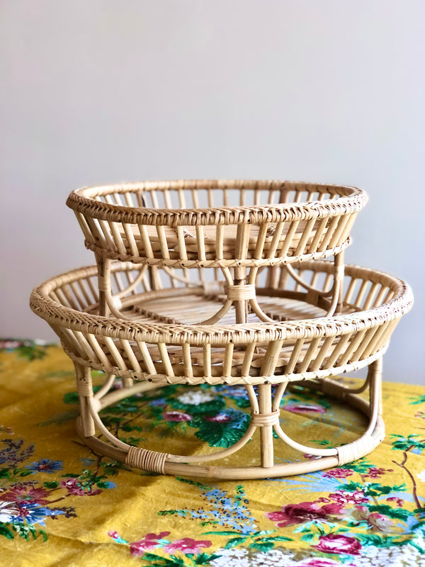 Round Breakfast Tray stacked sizes