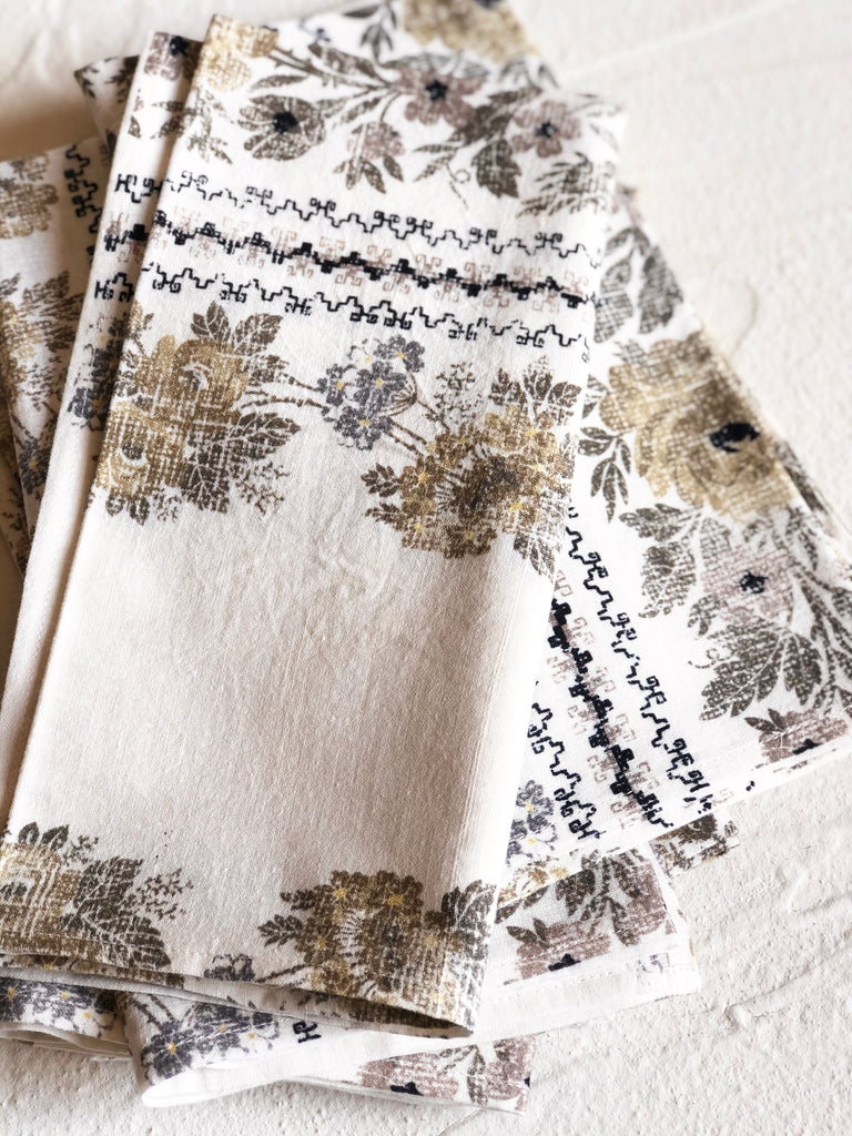 cotton napkins by d'ascoli fina pattern in taupe