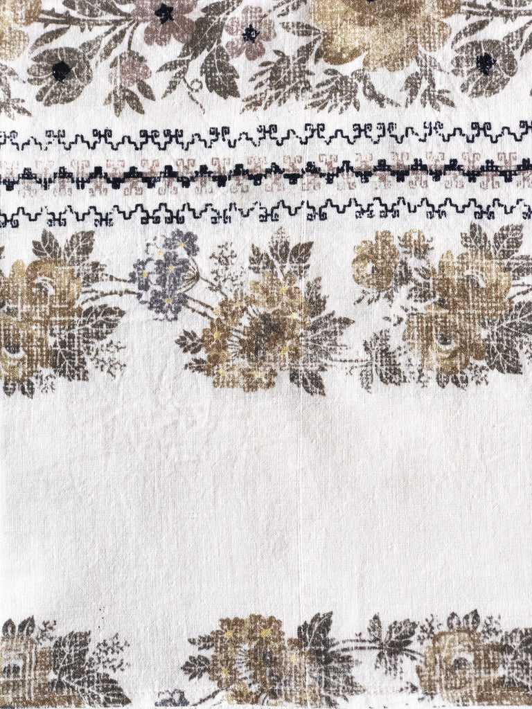 cotton napkins by d'ascoli fina pattern in taupe pattern detail