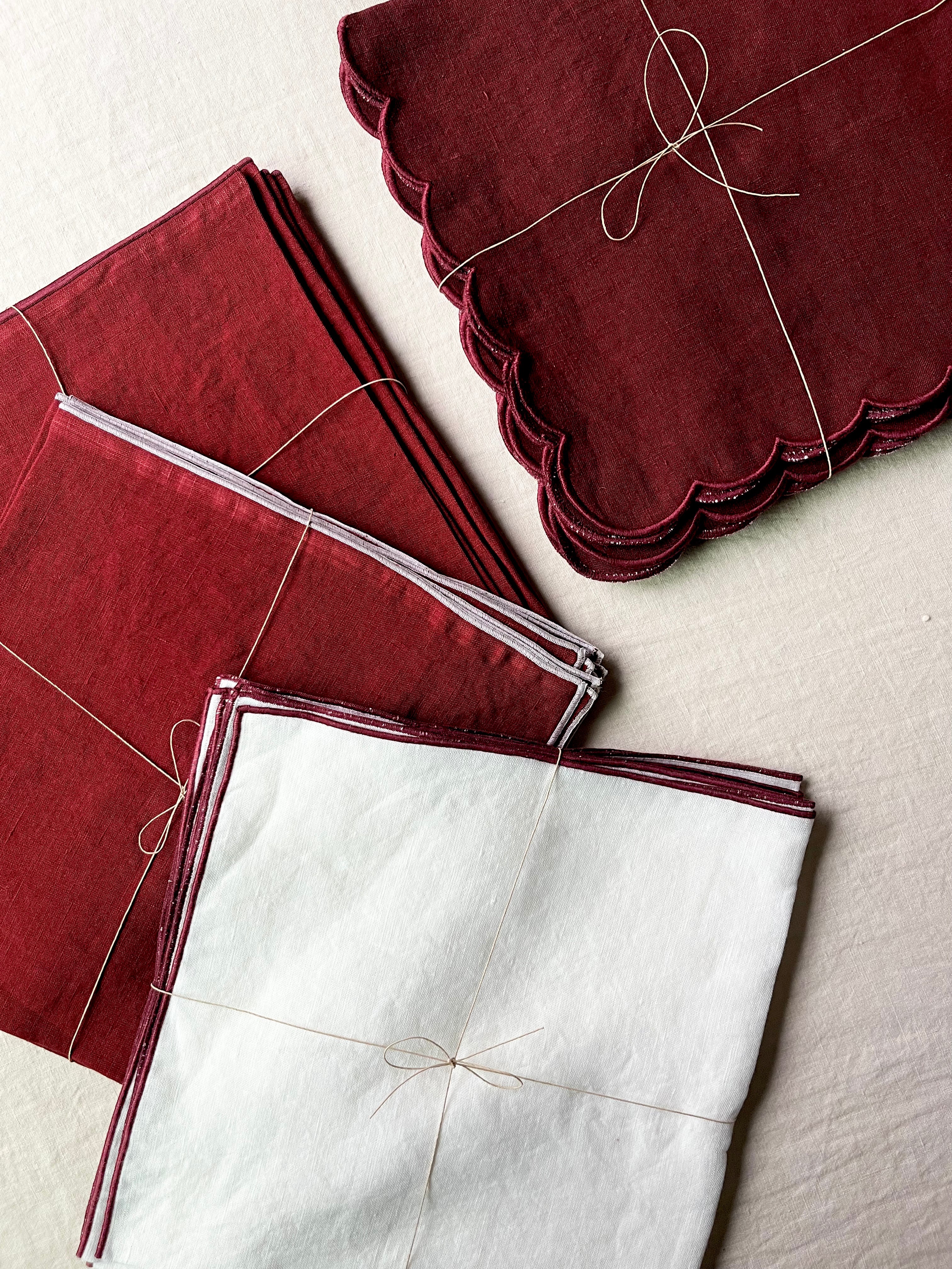 Scalloped Bordeaux Napkins - S/4