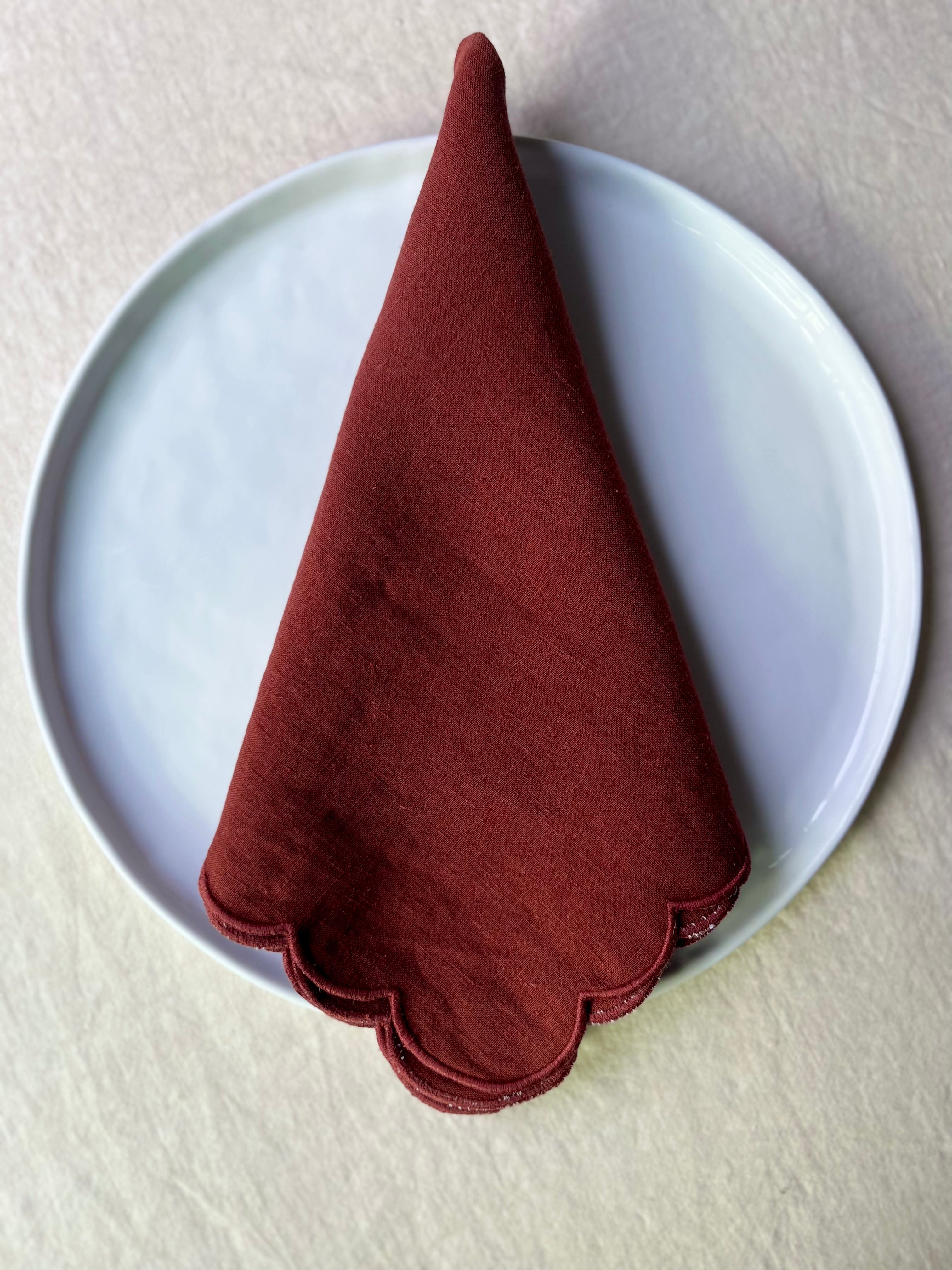 Scalloped Bordeaux Napkins - S/4